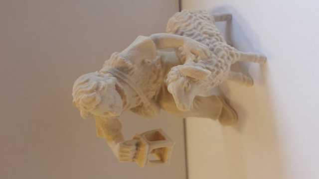 Artikel Nr 2396: 801015 - Hirtenbub mit Schaf und Laterne zu Kostner 16 cm natur