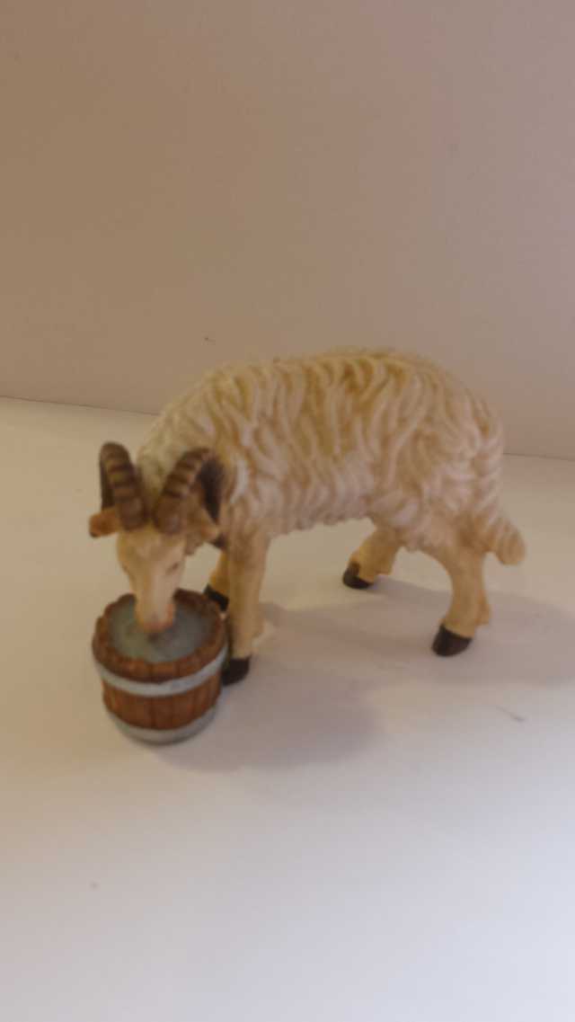 Artikel Nr 2408: 801118 - Widder mit Eimer zu KOstner 9.5 cm bemalt