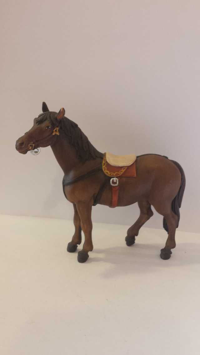 Artikel Nr 2422: 176 - Pferd zu Kostner 16 cm bemalt